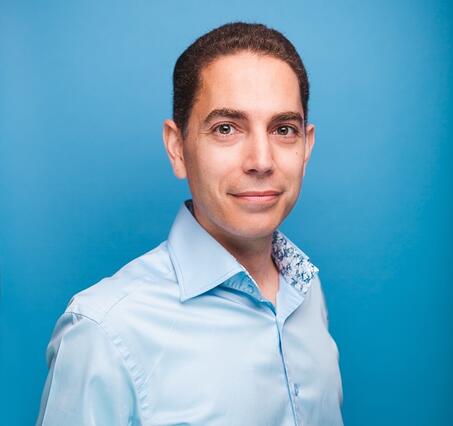 DAMIAN SCHLEIFER headshot