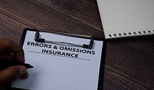 Qui a accès au programme d’assurance E&O à tarif réduit pour les docs?